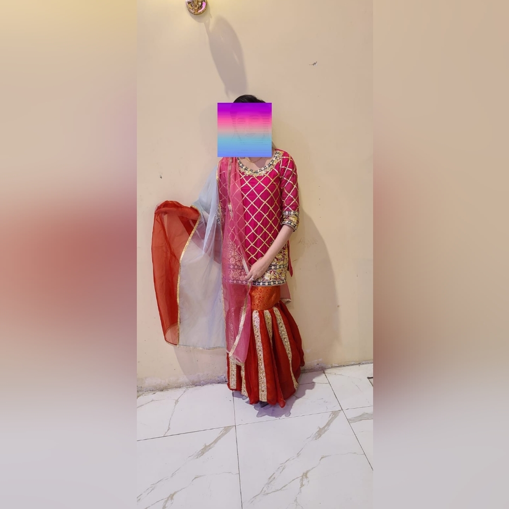 Kurrti and sharara set